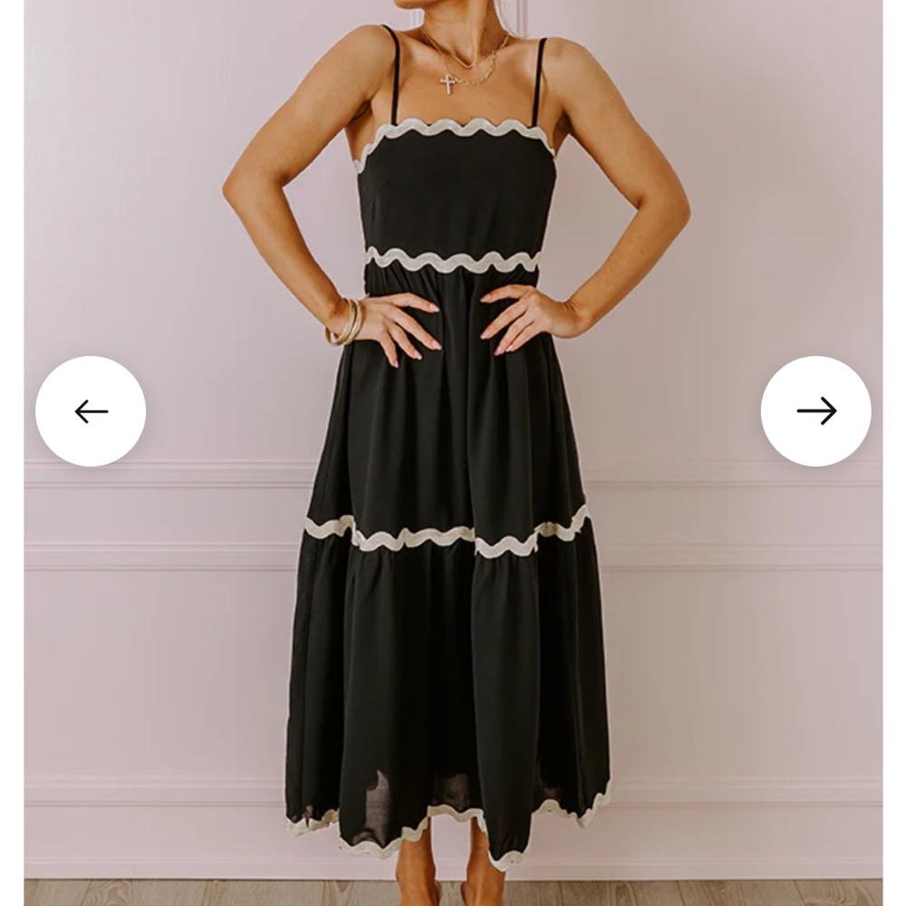 Black impressions scalloped maxi dress size small